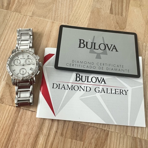Bulova Ladies silver tone Diamonds 96R19 dress watch NEW BATTERY main image 4